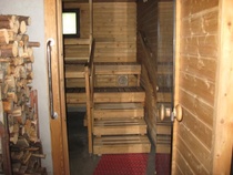 Sauna/päärakennuksessa